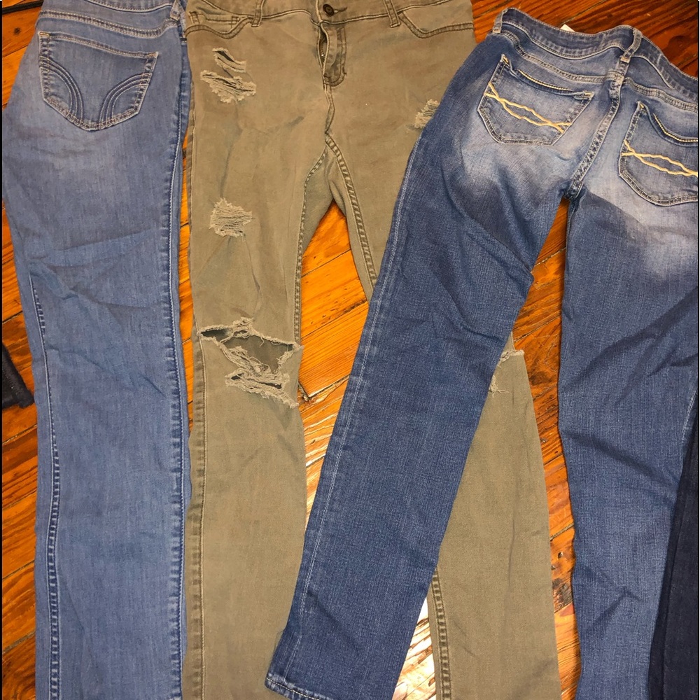 Women’s/Hollister sizes 3-5 jeans lot